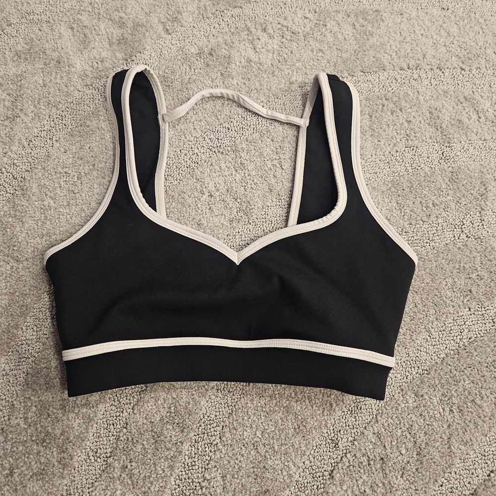 P'tula Black and White Sports Bra